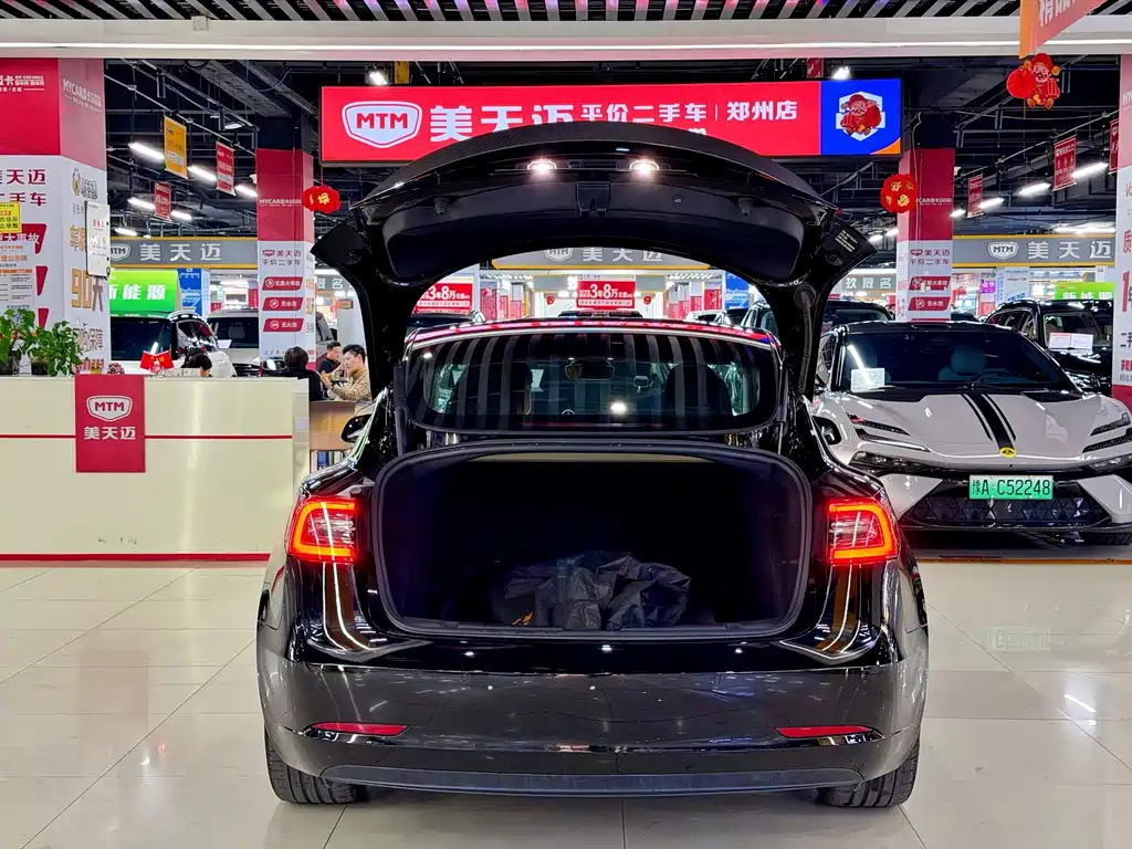 Tesla Model 3 — фото 8