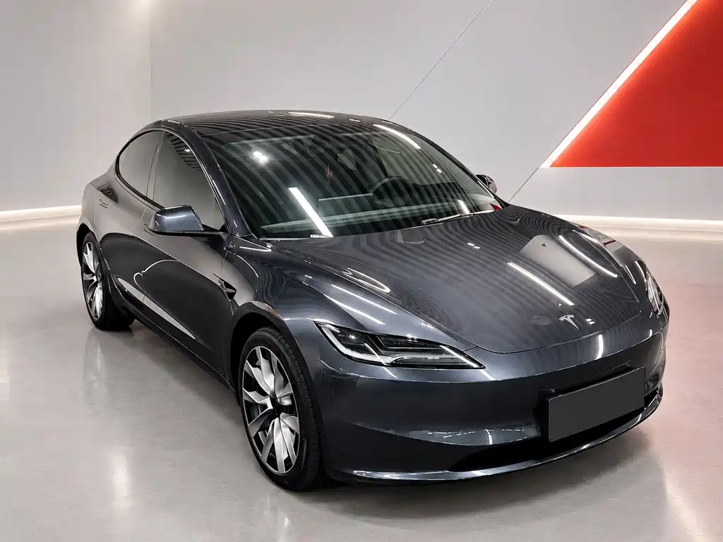 Tesla Model 3 — фото 3