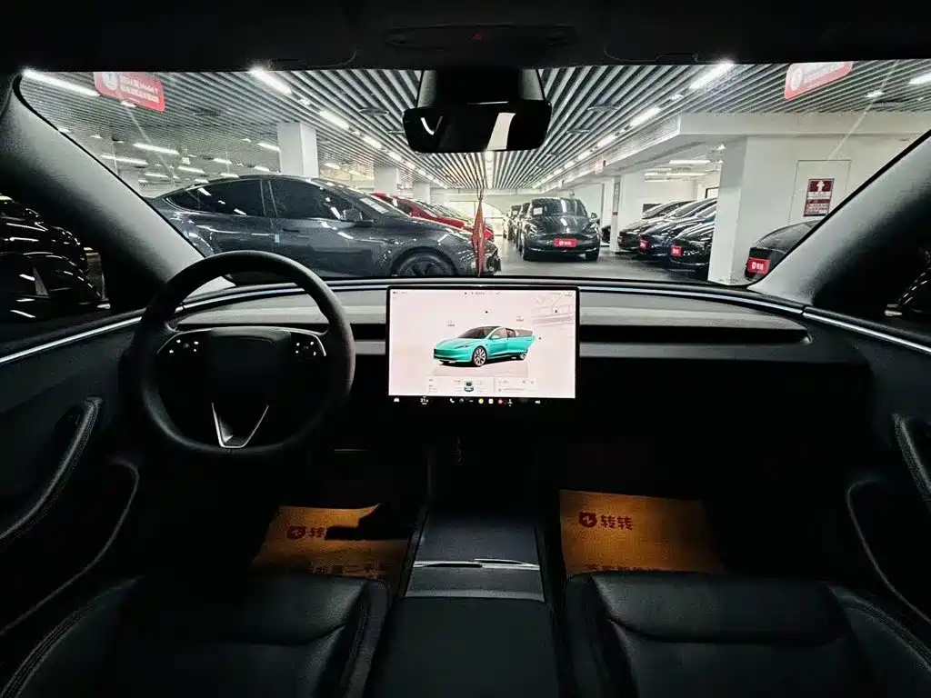 Tesla Model 3 — фото 8