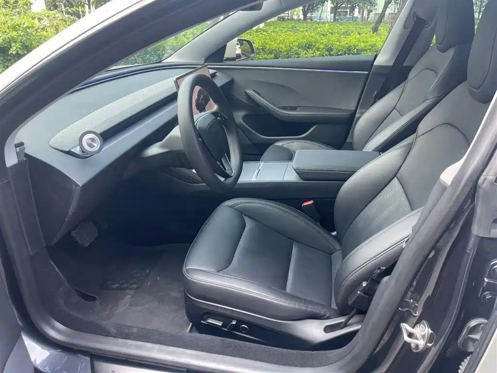 Tesla Model 3 — фото 4