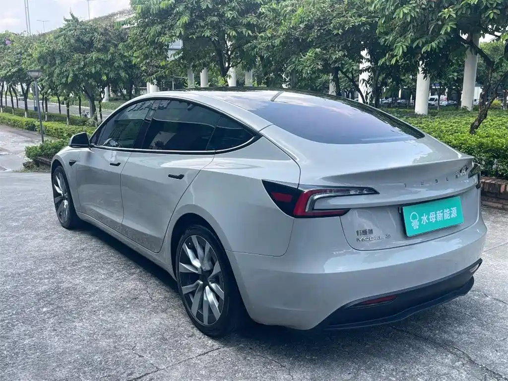 Tesla Model 3 — фото 6