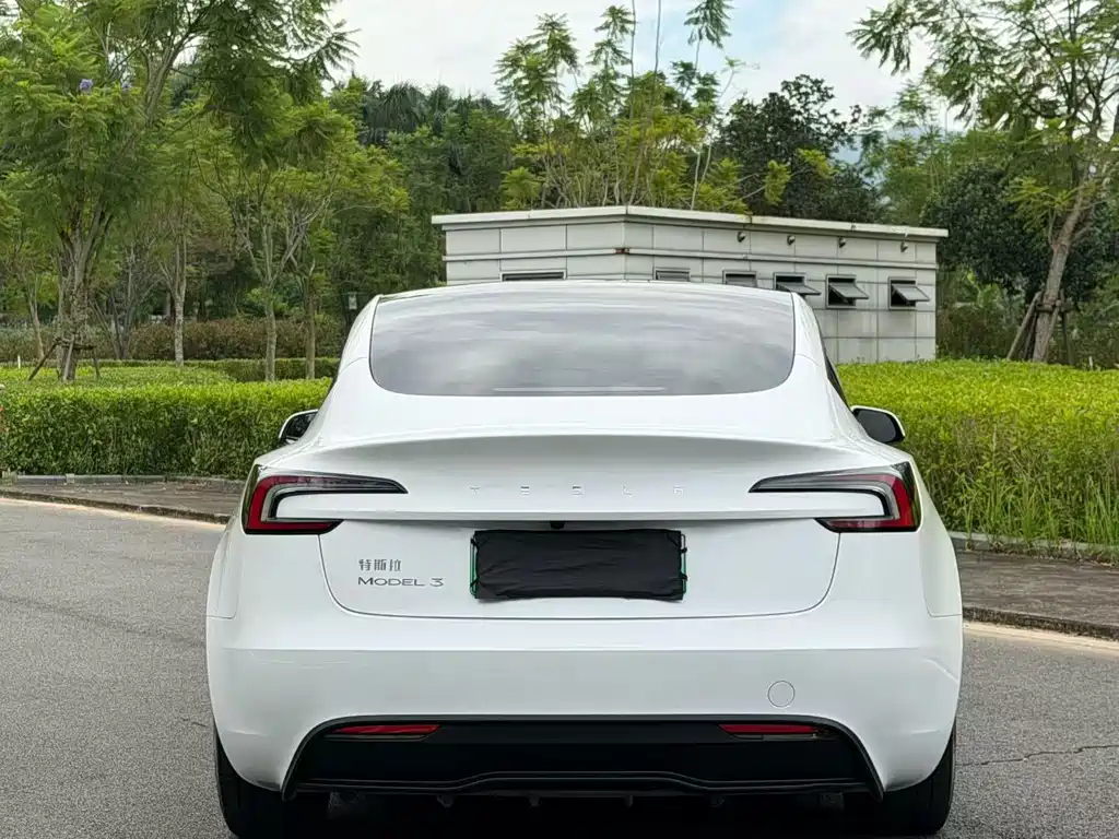 Tesla Model 3 — фото 5