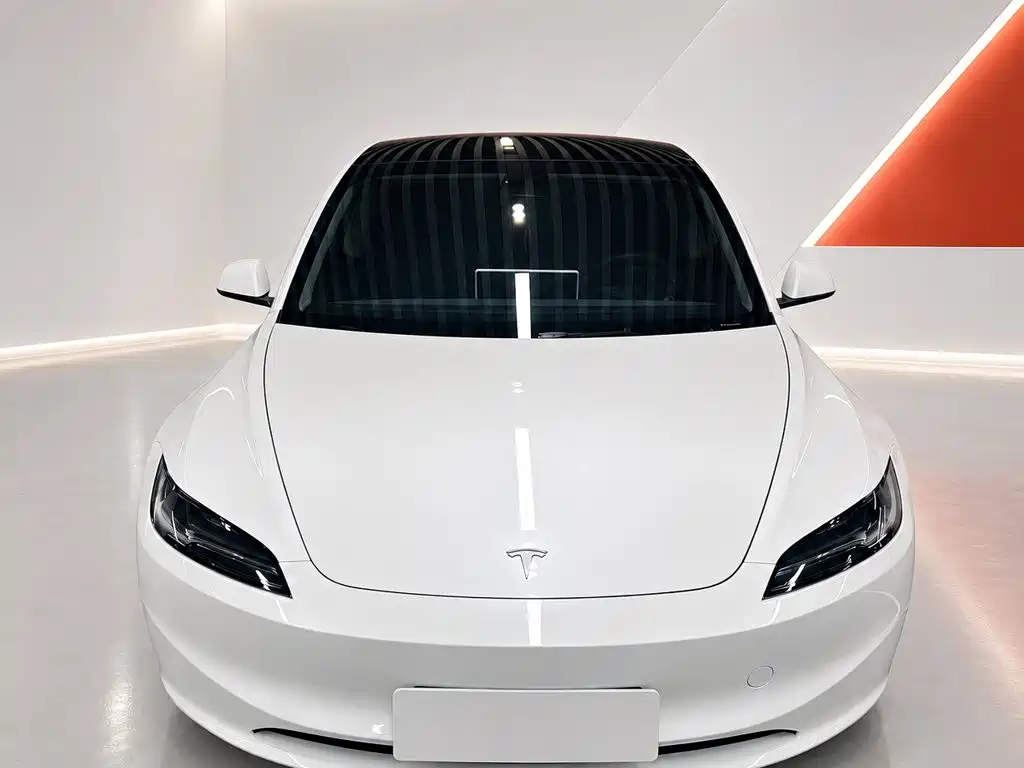 Tesla Model 3 — фото 2