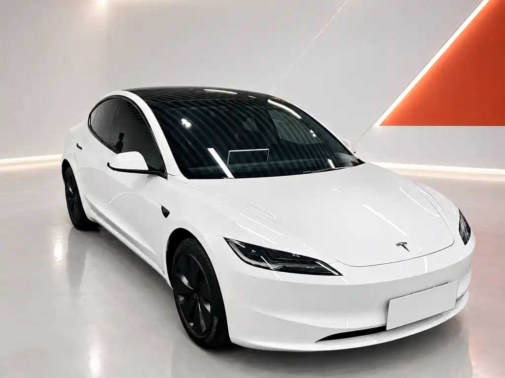 Tesla Model 3 — фото 3