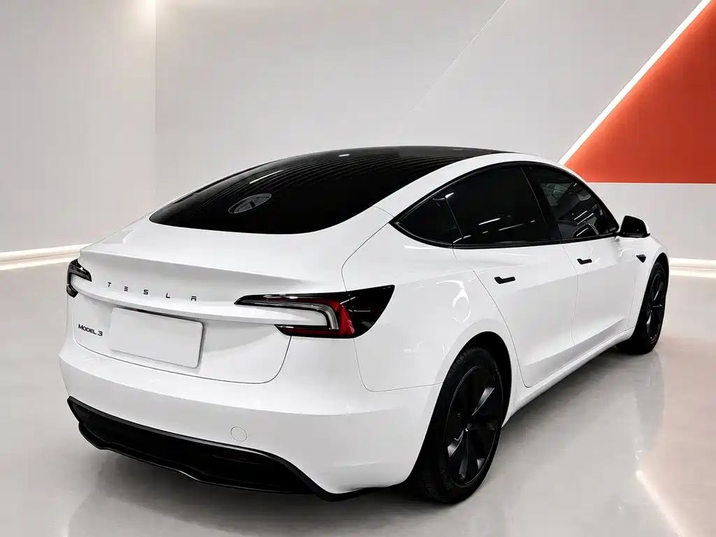 Tesla Model 3 — фото 6