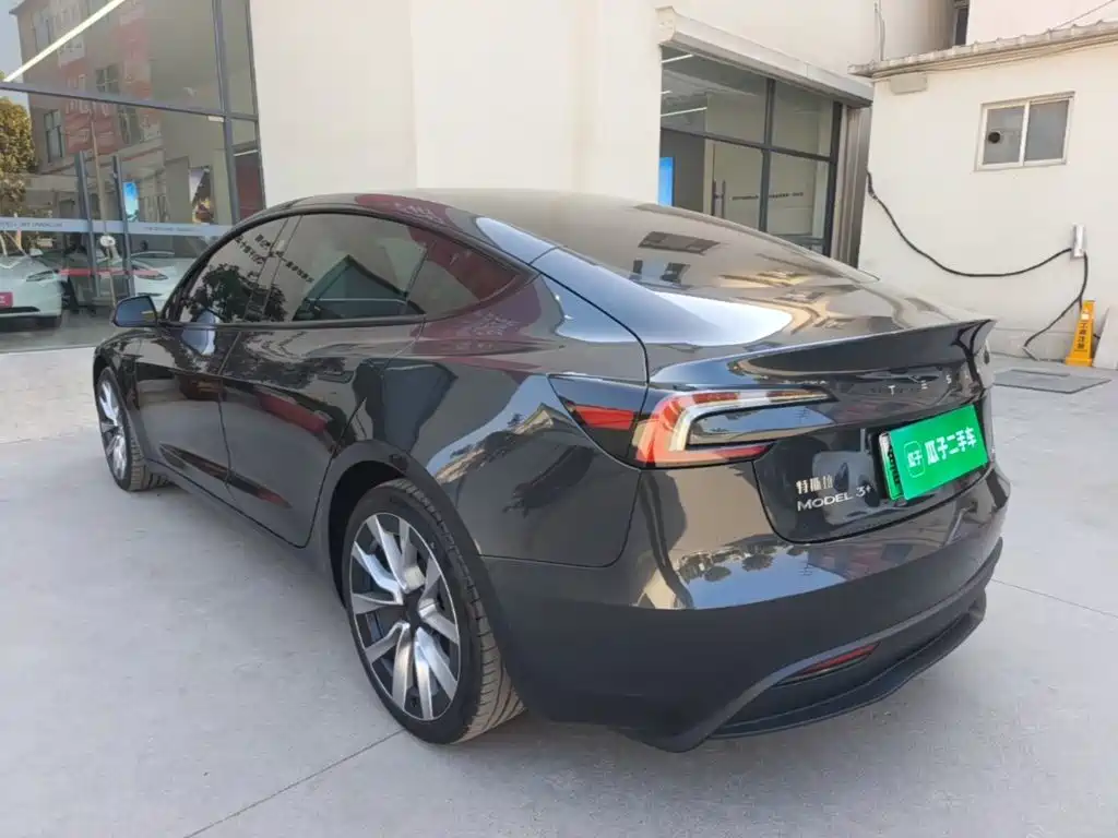 Tesla Model 3 — фото 5