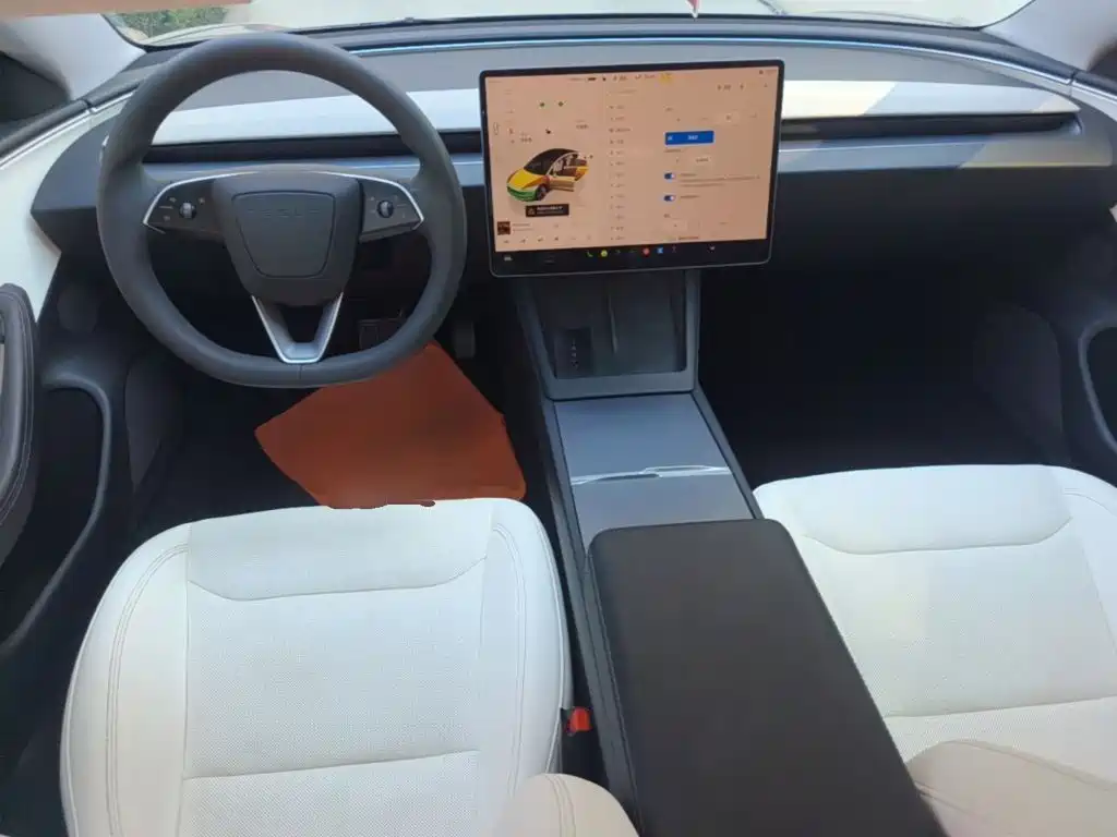 Tesla Model 3 — фото 10