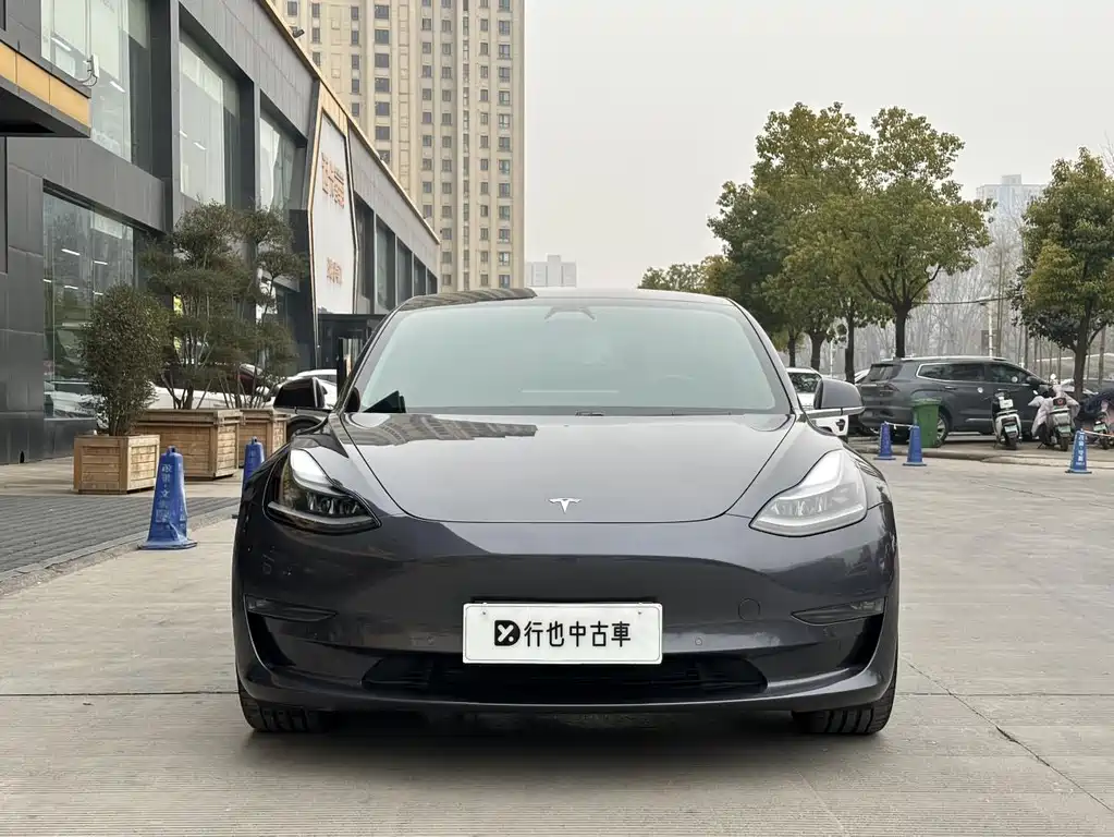 Tesla Model 3 — фото 2