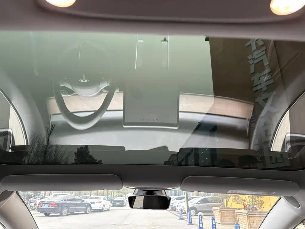 Tesla Model 3 — фото 17