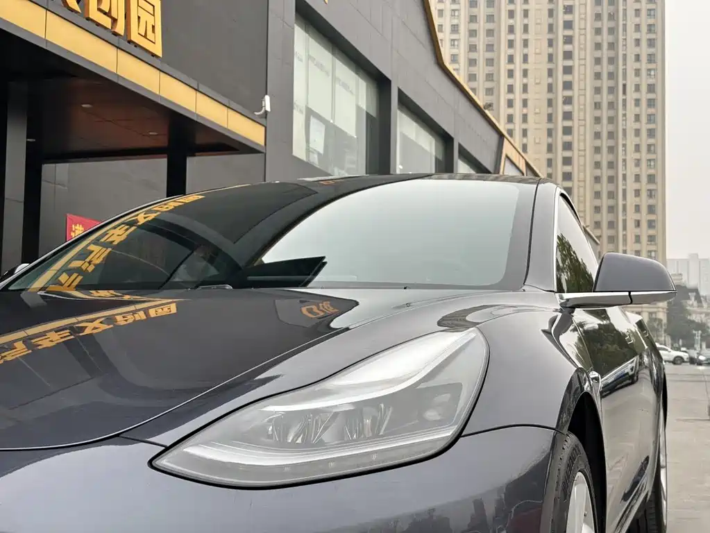 Tesla Model 3 — фото 20