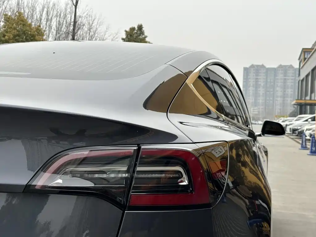 Tesla Model 3 — фото 24
