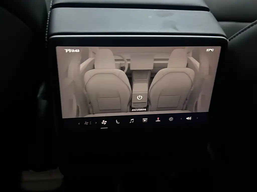 Tesla Model 3 — фото 10
