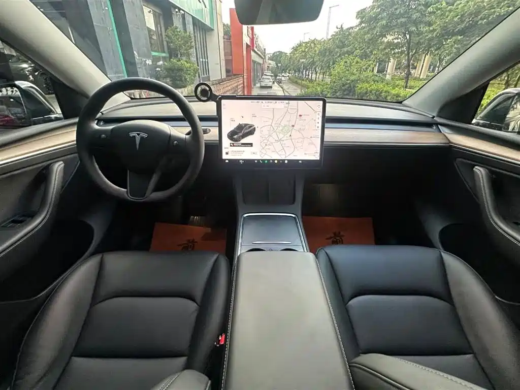 Tesla Model Y — фото 3