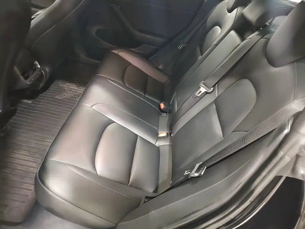 Tesla Model 3 — фото 17