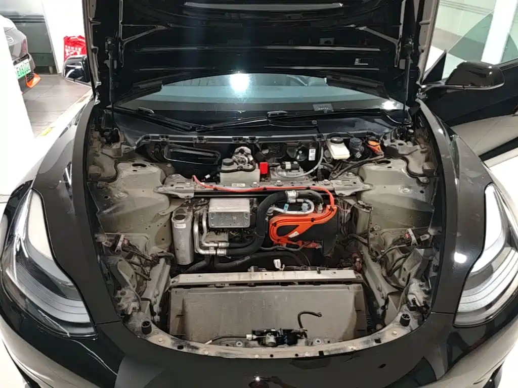Tesla Model 3 — фото 20