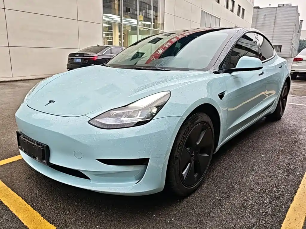 Tesla Model 3 — фото 2