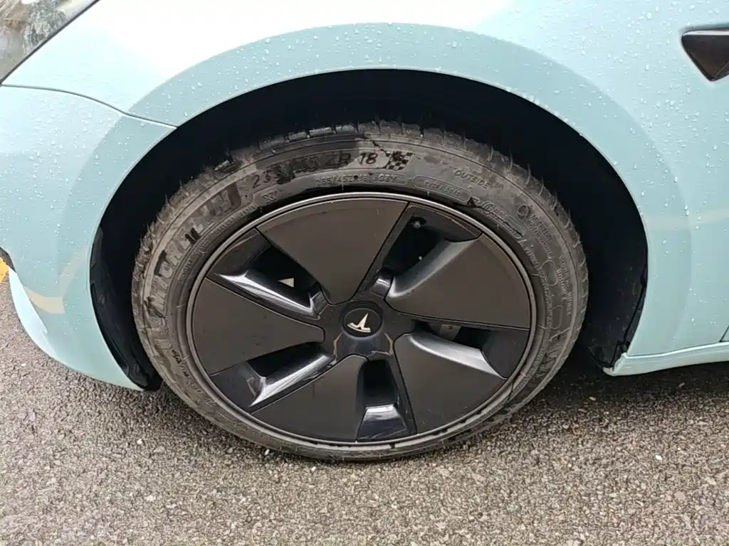 Tesla Model 3 — фото 23