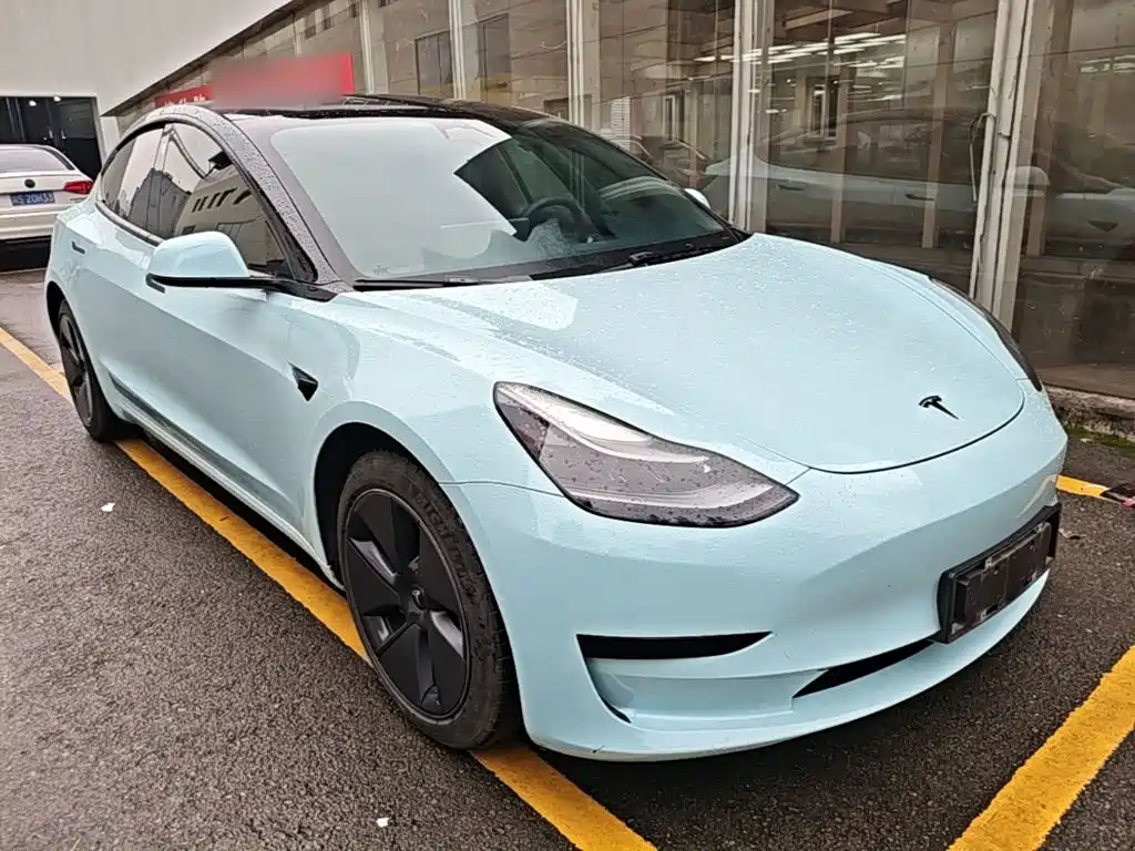 Tesla Model 3 — фото 4