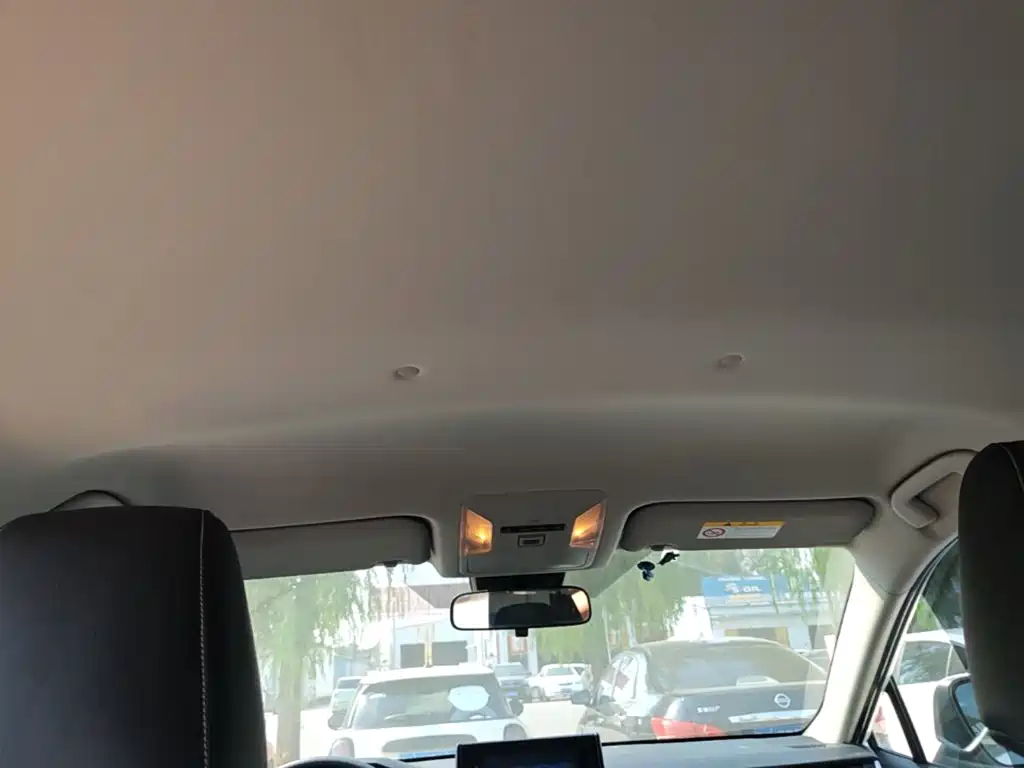 Toyota RAV4 — фото 18