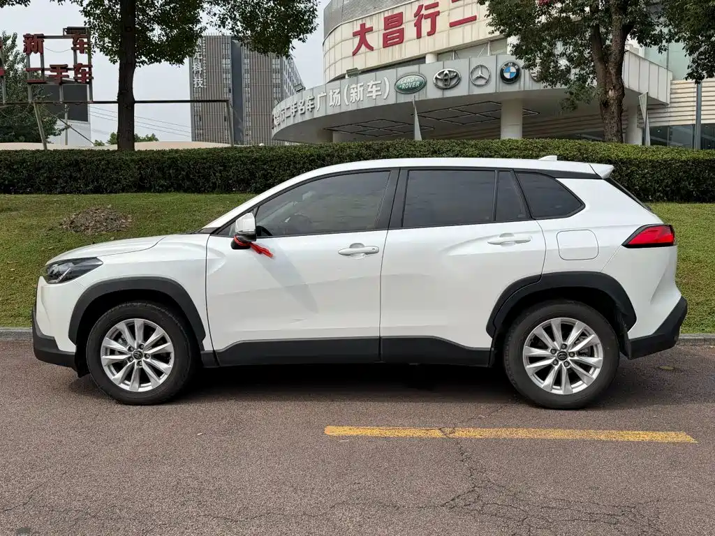 Toyota Corolla Cross — фото 3