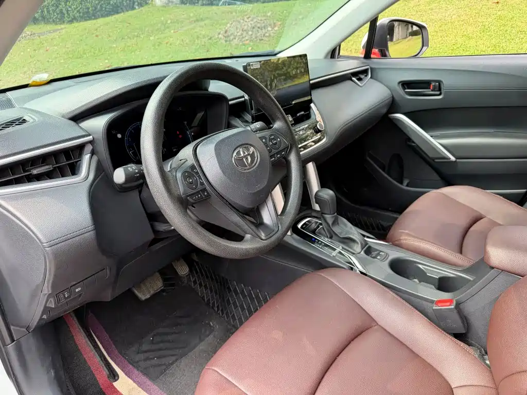 Toyota Corolla Cross — фото 7