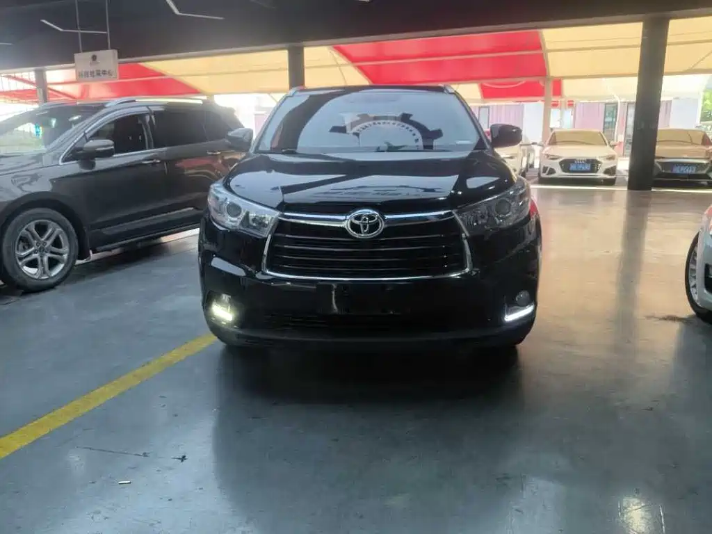 Toyota Highlander — фото 2