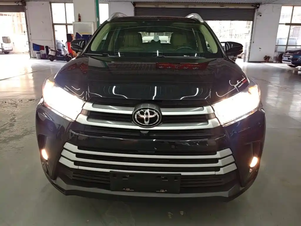 Toyota Highlander — фото 3