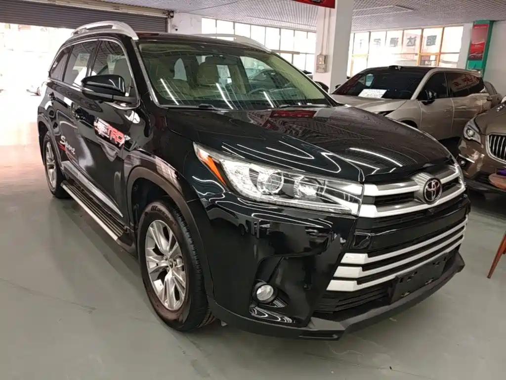 Toyota Highlander — фото 4