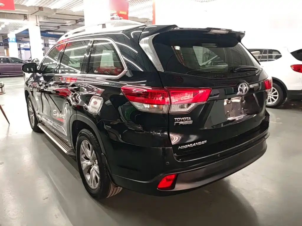 Toyota Highlander — фото 5