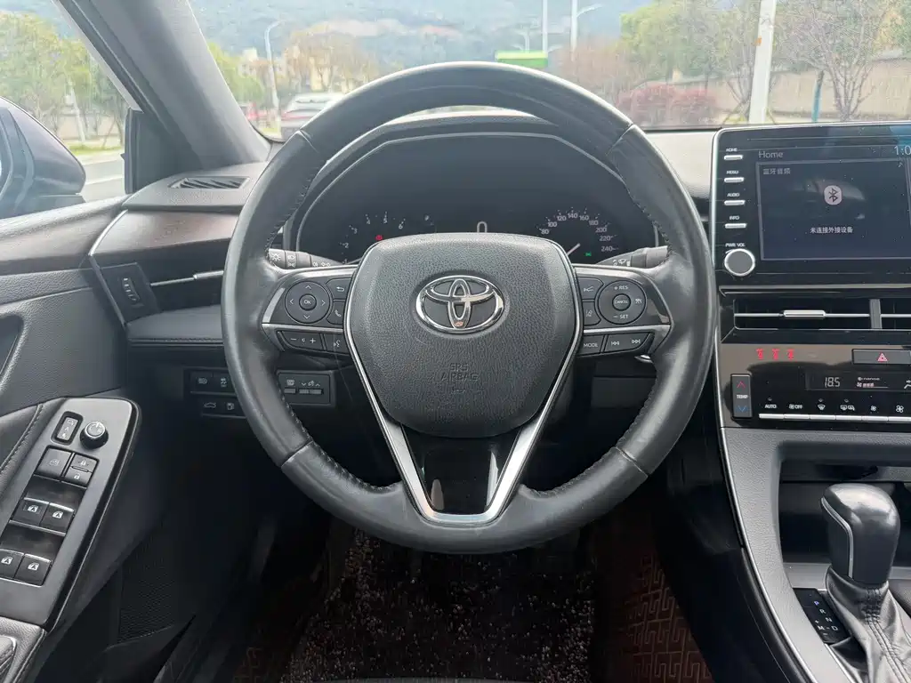 Toyota Avalon — фото 10
