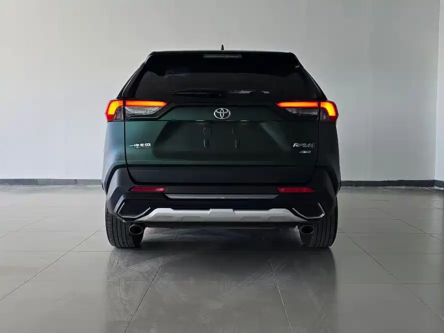 Toyota RAV4 — фото 5