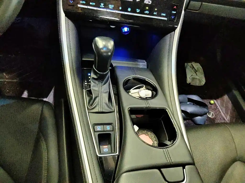 Toyota Avalon — фото 9