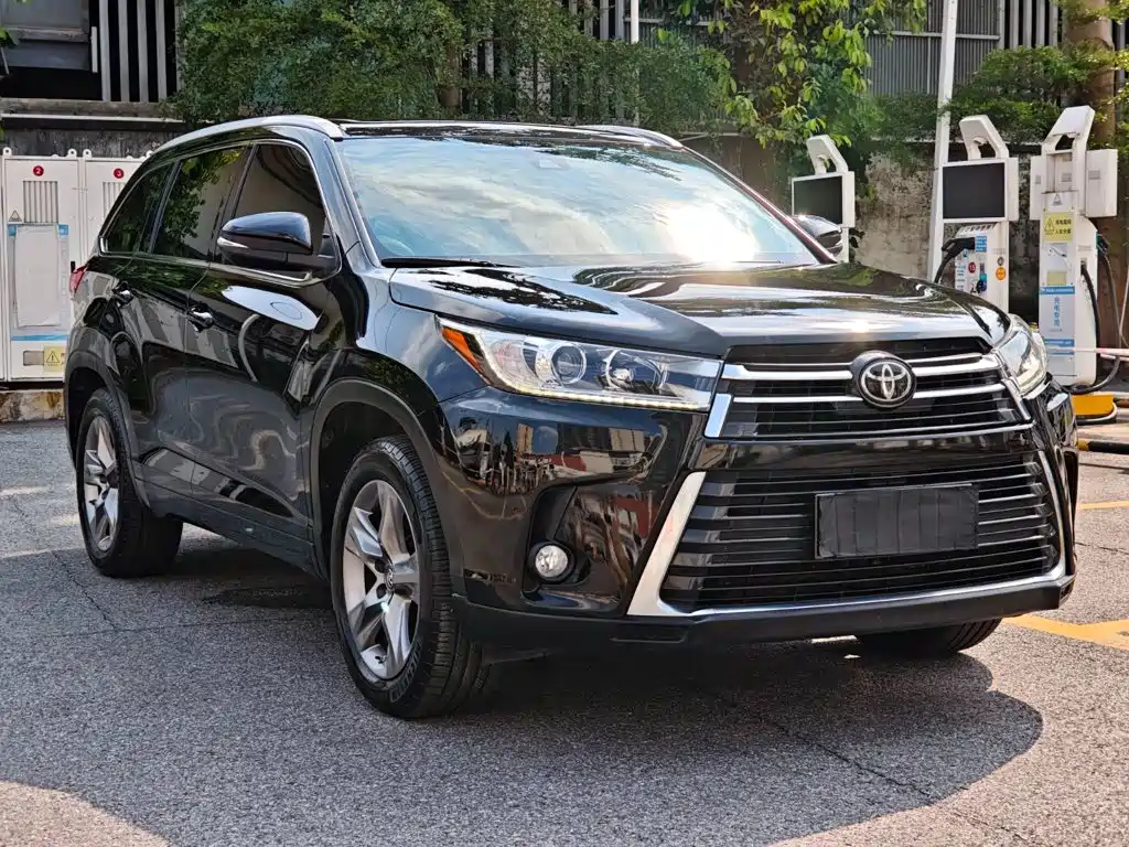 Toyota Highlander — фото 3