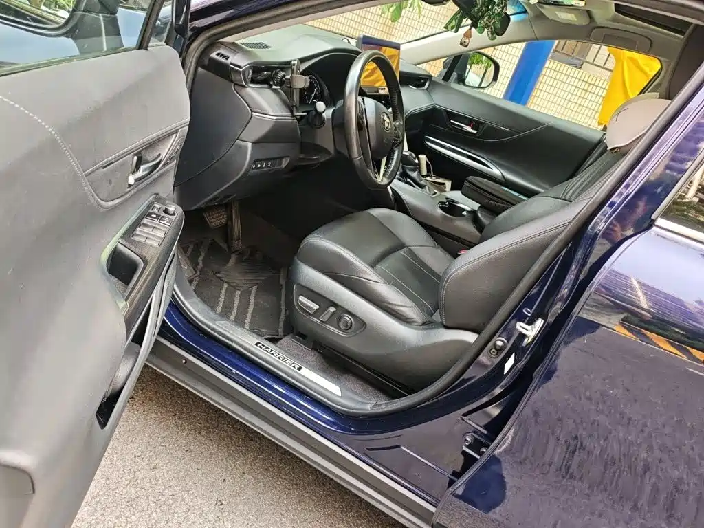 Toyota Harrier — фото 14