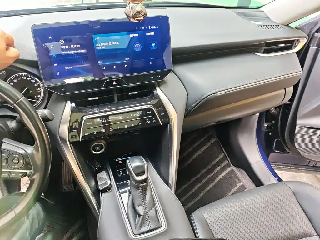 Toyota Harrier — фото 6