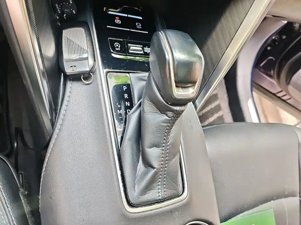 Toyota Harrier — фото 7