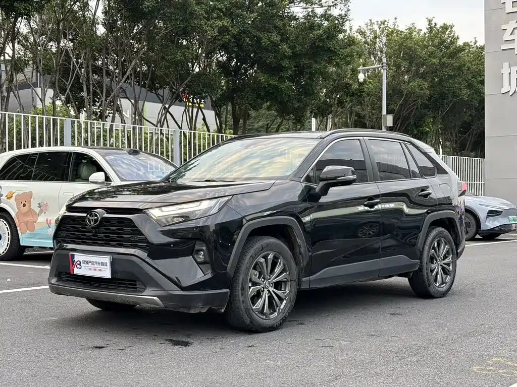 Toyota RAV4 — фото 2