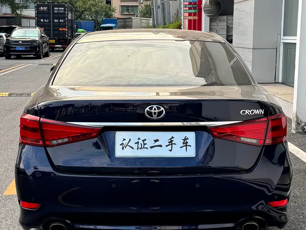 Toyota Crown — фото 15