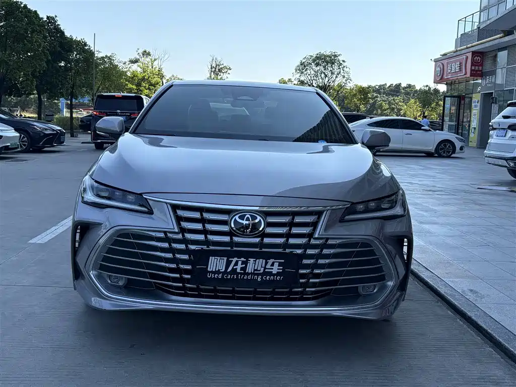 Toyota Avalon — фото 2