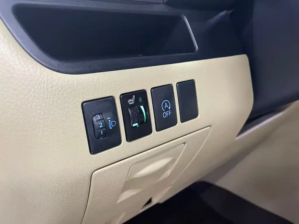 Toyota Highlander — фото 10