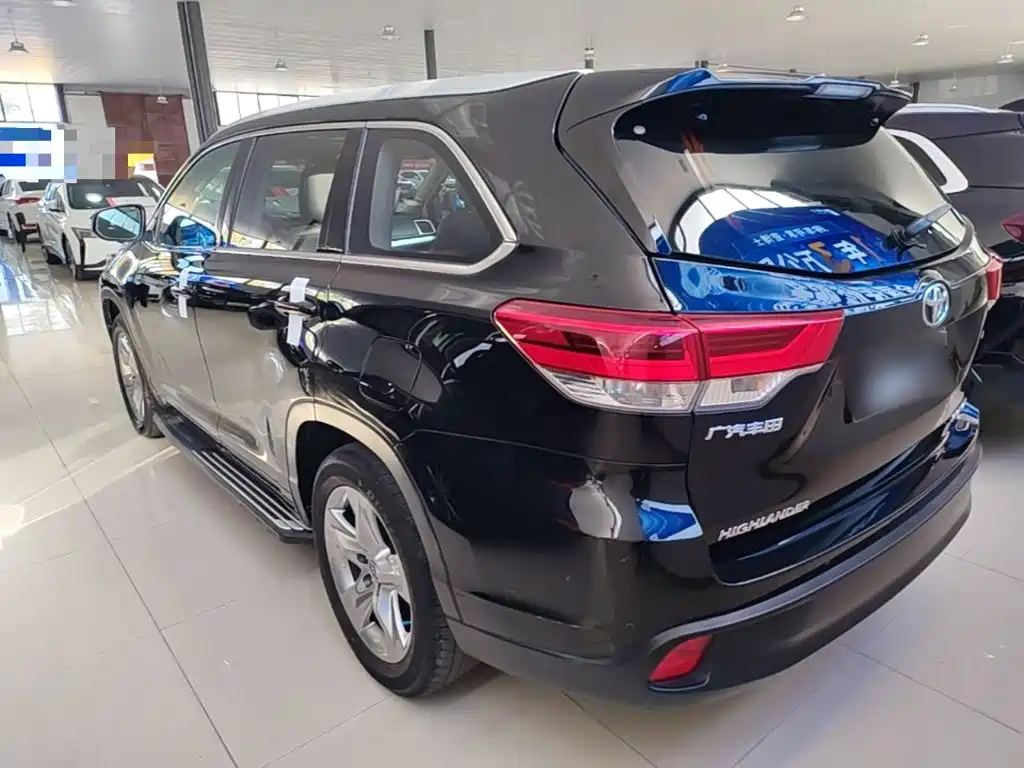 Toyota Highlander — фото 5