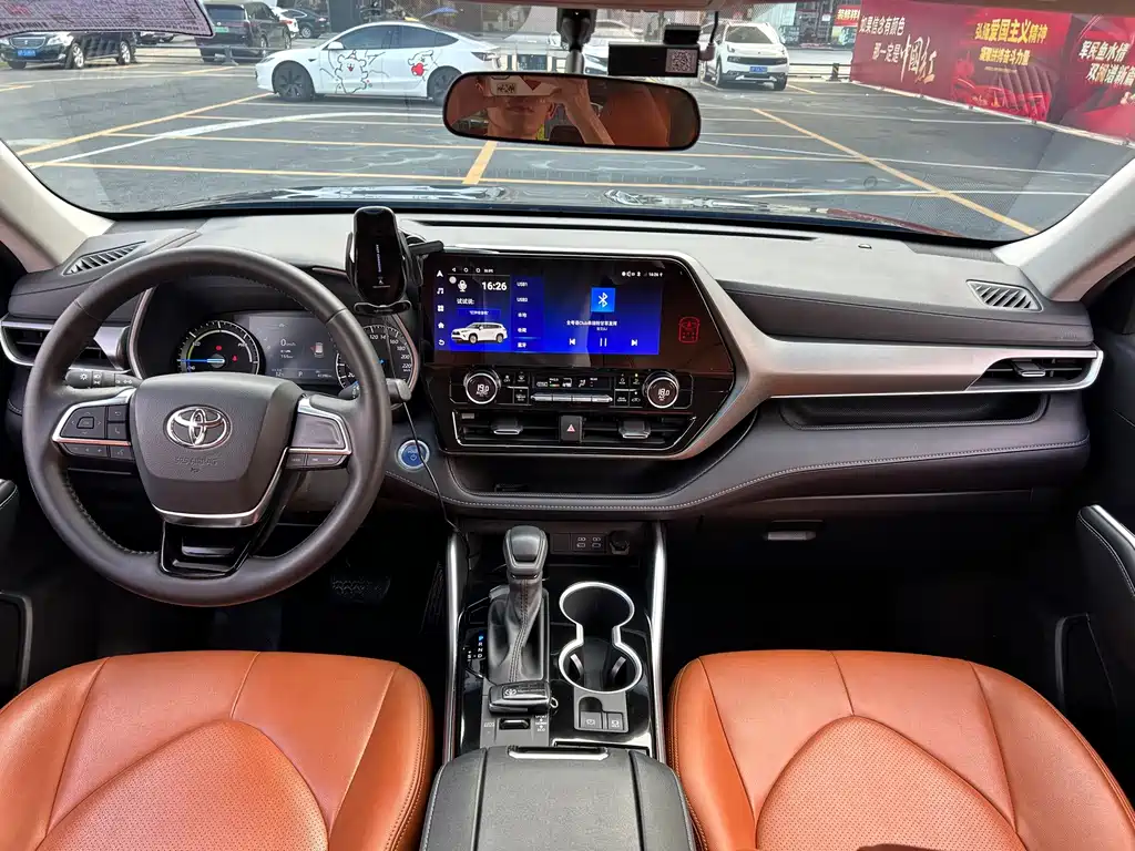 Toyota Highlander — фото 5