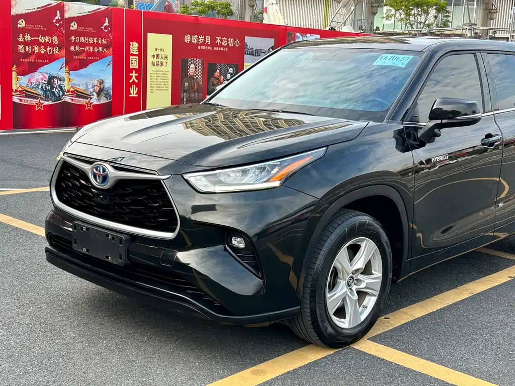 Toyota Highlander — фото 10