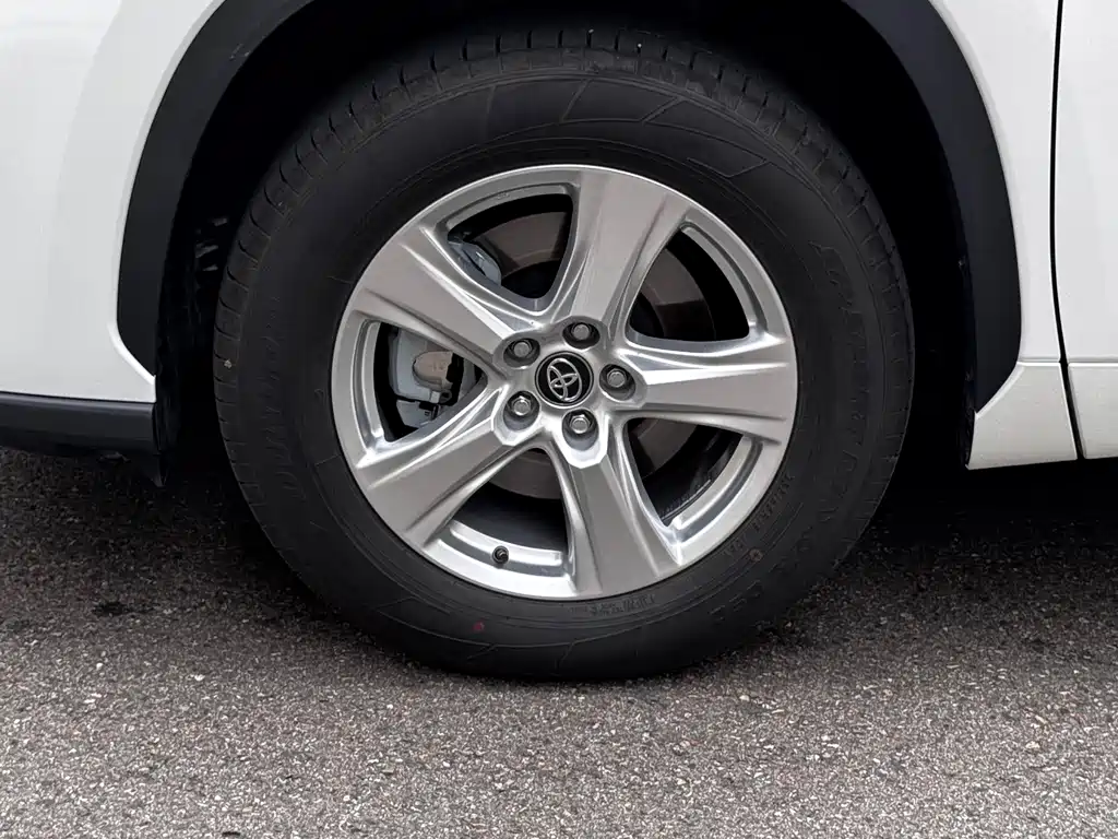 Toyota Highlander — фото 5