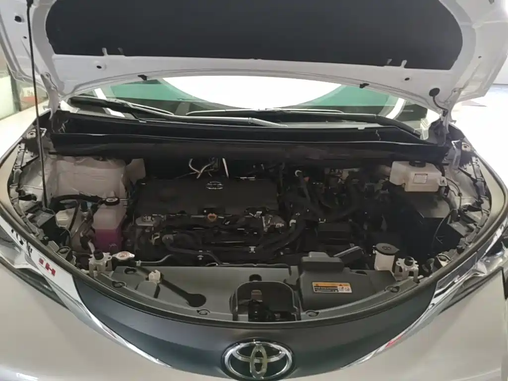Toyota Sienna — фото 20