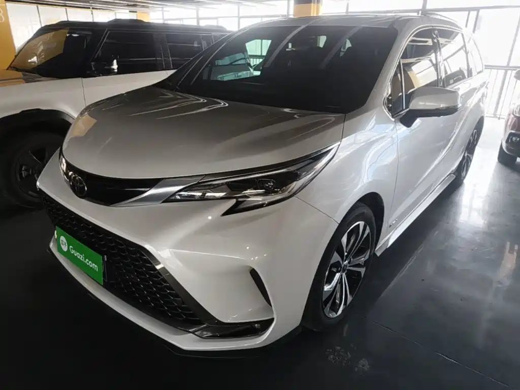 Toyota Granvia — фото 2
