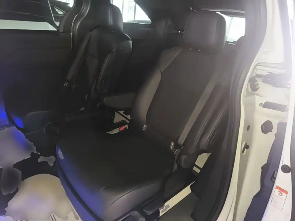 Toyota Granvia — фото 17