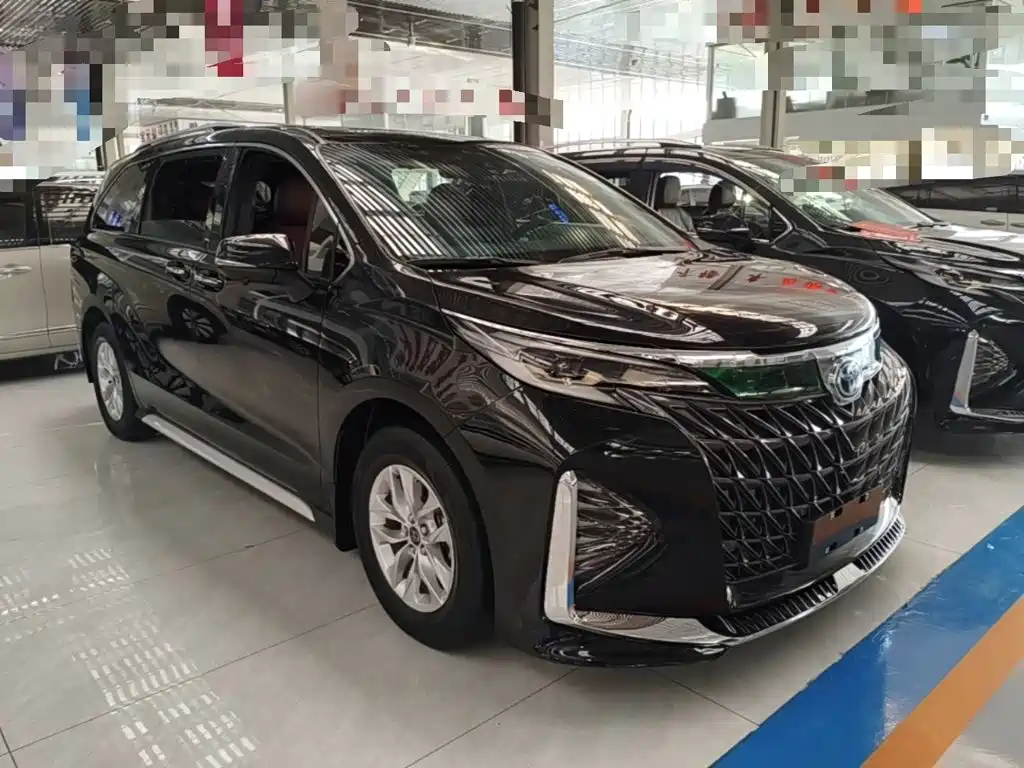 Toyota Granvia — фото 4