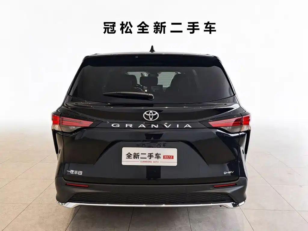Toyota Granvia — фото 4