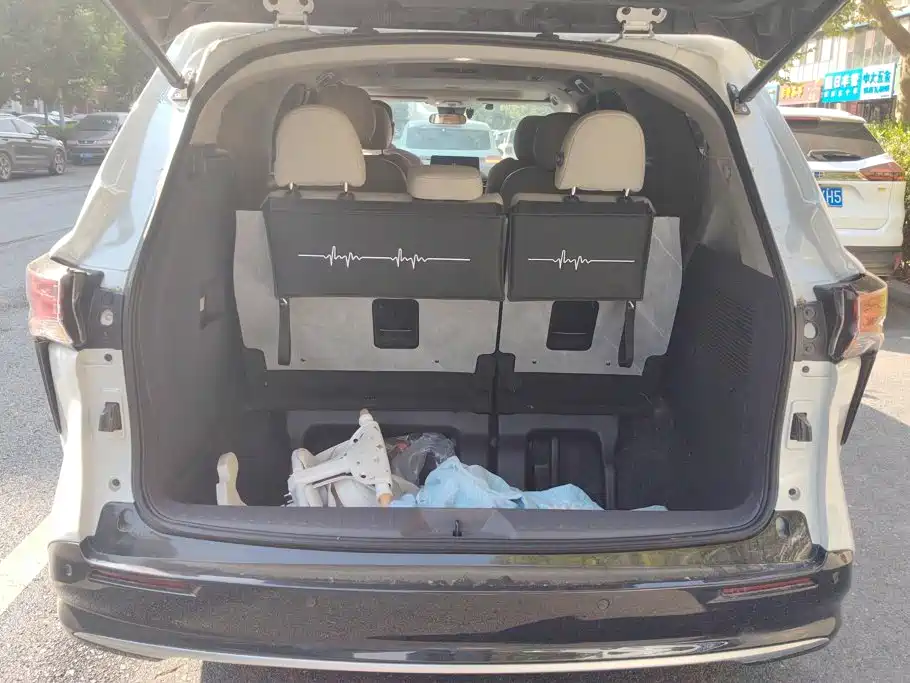 Toyota Sienna — фото 4